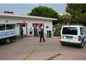 Parkın tuvaletinde ölü bulundu