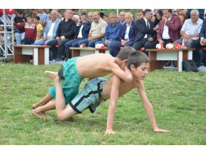 Pehlivanlar, Elbistan’da er meydanına indi