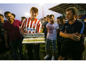 Taraftardan Kepez Belediyespor’a destek