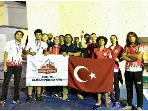 TDF Spor Tırmanış Milli Takımı Yunanistan’dan 3 madalya ile döndü