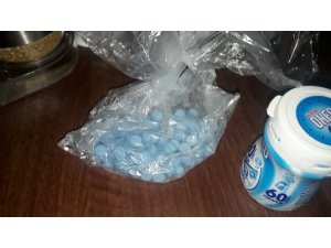 Uyuşturucu hapla yakalanan şahıs tutuklandı