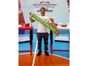 Çivrilli milli sporcu bilek güreşinde Türkiye üçüncüsü oldu