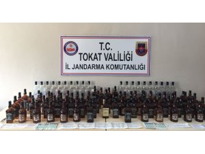 Tokat’ta sahte içki bandrolleri ele geçirildi