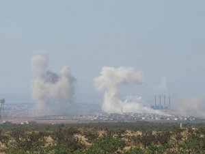 Rusya İdlib’i vurdu: 17 yaralı