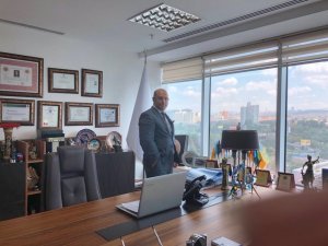 Av. Melih Akkurt: ’’Döviz kaynaklı zararlar fiyat farkı ve uyarlama davaları ile engellenebilir’’