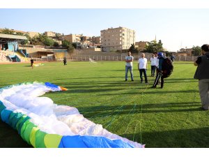 Mardin'de belediyeden "yamaç paraşütü" eğitimi