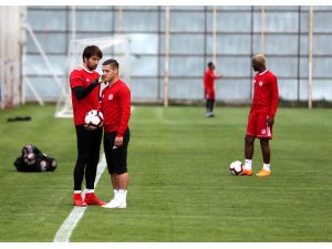 "4 haftada 4 puan bizim için yeterli değil"