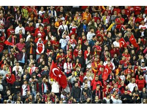 UEFA Uluslar B Ligi: İsveç: 1 - Türkiye: 0 (İlk yarı sonucu)
