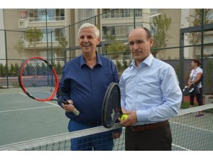 Söke’de tenis heyecanı başladı