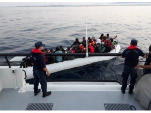 İzmir’de 52 göçmen yakalandı