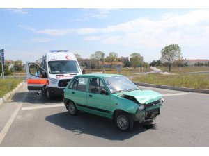 Otomobiller çarpıştı: 1 yaralı