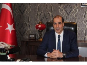 Emniyet kemeri takmayan ve telefonla konuşan sürücülere ceza işlemi