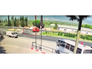 Turgutlu’daki motosiklet kazası güvenlik kamerasında