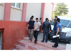 Polisle kavga eden 5 kişi adliyeye sevk edildi