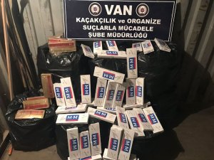 Van’da kamyon lastiği içerisinde 6 bin paket kaçak sigara ele geçirildi