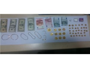 Polisiz savcıyız dediler gerçek polislere yakalandılar