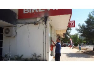 Binada çıkan yangını polis söndürdü