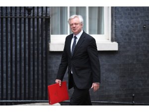 Eski Bakan Davis: “İngiltere AB zirvesinden sonra Brexit planlarını değiştirecek”