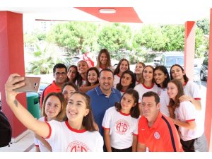 Antalyaspor Bayan A Voleybol Takımı lige hazır