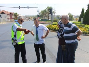 Kimsenin burnunun kanamadığı kazada tartışmayı sabırlı polis bitirdi