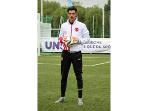 Meram Kara Kartallar'dan profesyonelliğe geçtiler