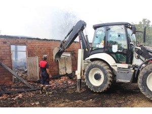 Gelibolu'da çiftlik yangını