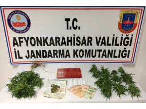 Afyonkarahisar’da uyuşturucu operasyonu; 2 gözaltı