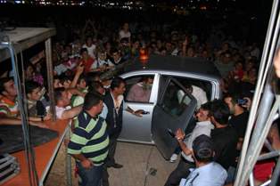 Yusuf Güney konserinde kavga çıktı