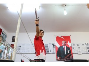 Rekortmen atıcının hedefi Gençlik Olimpiyatları’nda madalya