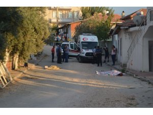 Önce genç kadını, sonra kendini vurdu