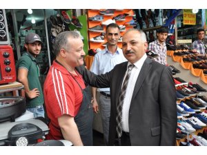 Dinçer: "Günlük alışverişlerinizi yerel esnaftan yapın"