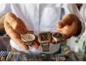 Dolardaki hareketlilik saatçileri de etkiledi