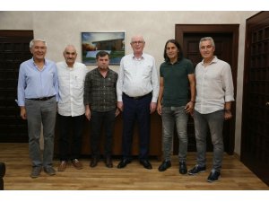 Başkan Kurt, Eskişehirspor altyapı yöneticileri ile birlikte