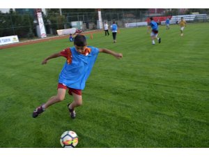 Minik yıldızlar geleceğe umut saçıyor