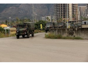 Hatay sınırına askeri sevkiyat