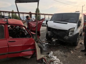Para nakil aracı otomobille çarpıştı: 3 yaralı