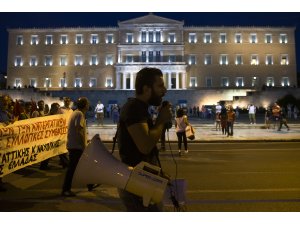 Yunanistan'da "kemer sıkma" karşıtı gösteri