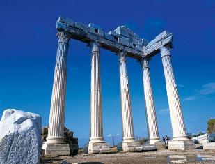 Antalya denizinden kumdan şifa aramak