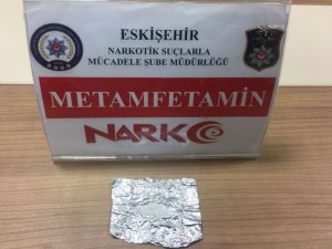Narkotim ve istihbarat ekipleri aranan şahsı yakaladı