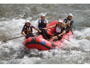 Türkiye Rafting Şampiyonası Çatak’ta başladı