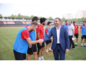 Karaköprü Belediyespor yönetiminden moral ziyareti