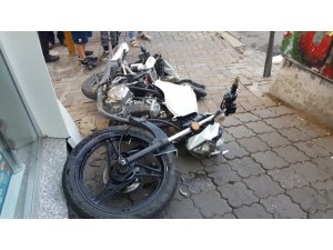 Motosiklet sürücüsü metrelerce uçtu