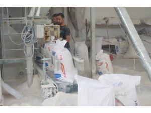 Un yüklü bin araç, Habur’da bekliyor