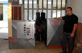 Yakıt kullanmadan elektrik üreten makine yaptı