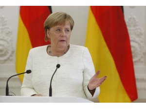 Merkel'in halefi yarın belli olacak