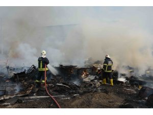 Ortaca’da depo yangını