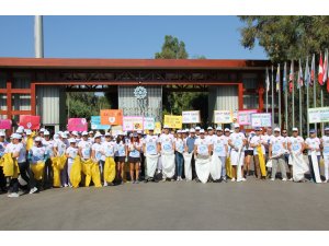 Teknede mahsur kalanlar kurtarıldı