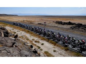 Bisikletçiler, Nevşehir’den Erciyes’e 131 kilometre pedal bastı