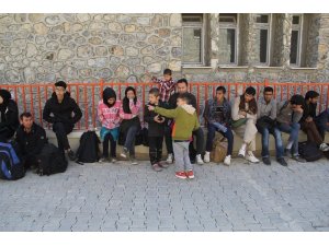 Başkale ’de 42 kaçak göçmen yakalandı