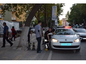 Otomobil yayaya çarptı: 1 yaralı